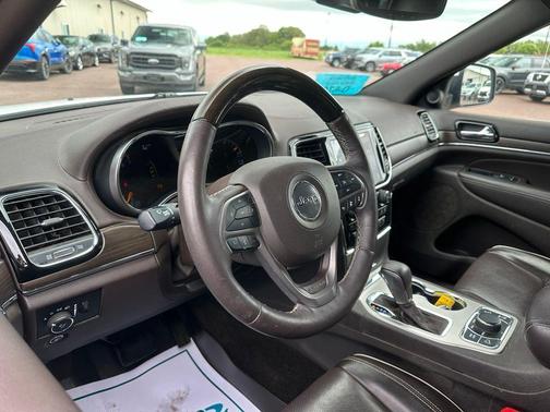 Ivory 3-Coat 2019 Jeep Grand Cherokee Overland