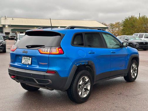 Hydro Blue Pearlcoat 2019 Jeep Cherokee Trailhawk