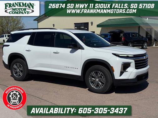 Summit White 2026 Chevrolet Traverse LT