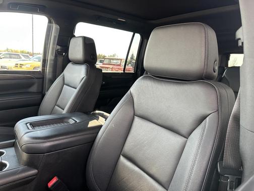 2023 Chevrolet Suburban 4WD Z71