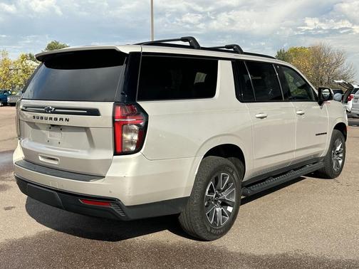 2023 Chevrolet Suburban 4WD Z71