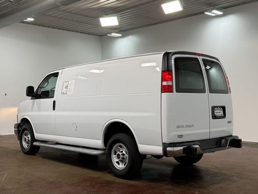 2024 GMC Savana 2500 Work Van