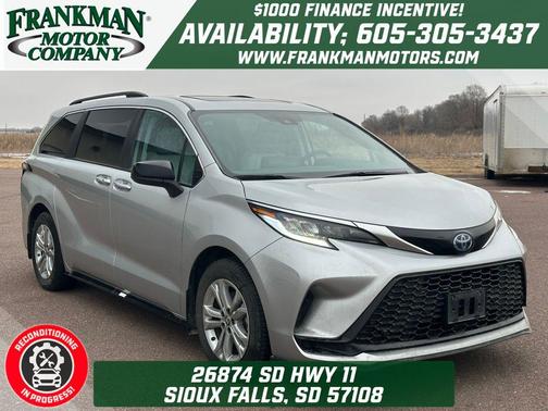 2022 Toyota Sienna XSE 7 Passenger