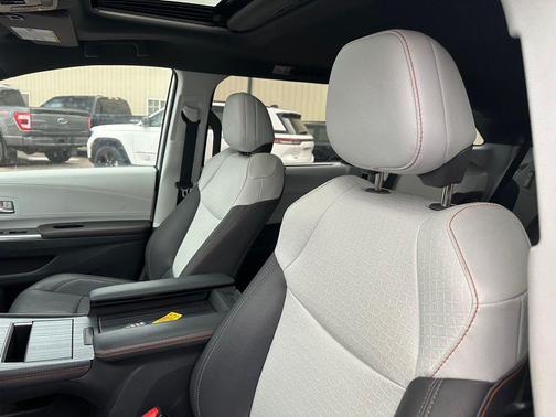 2022 Toyota Sienna XSE 7 Passenger