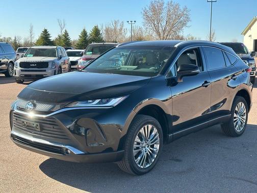 Black 2023 Toyota Venza XLE