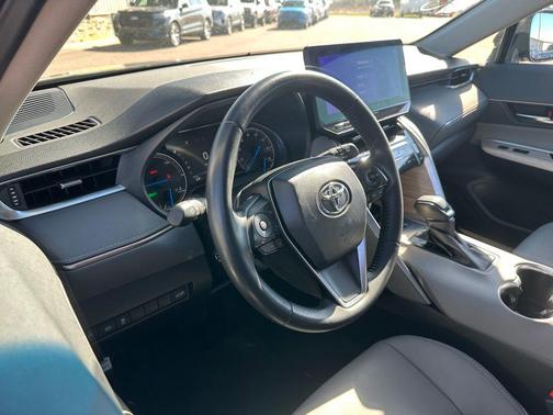 Black 2023 Toyota Venza XLE