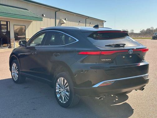 Black 2023 Toyota Venza XLE