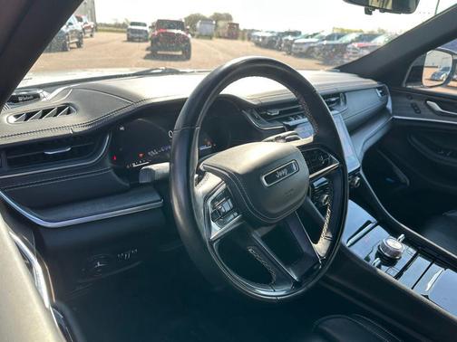 Bright White Clearcoat 2022 Jeep Grand Cherokee L Overland