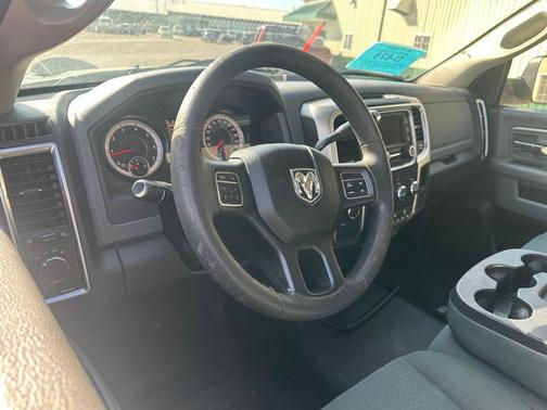 2018 RAM 3500 SLT Regular Cab 4x4 8' Box