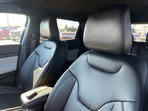 Hydro Blue Pearlcoat 2024 Jeep Compass Latitude Lux