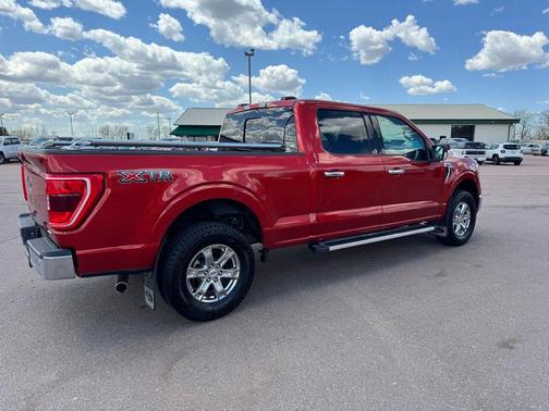 Hot Pepper Red Metallic Tinted Clearcoat 2023 Ford F-150 XLT