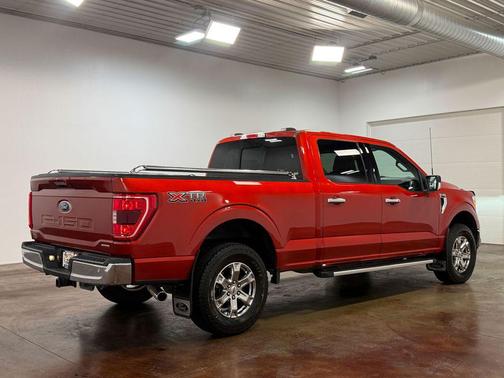 Hot Pepper Red Metallic Tinted Clearcoat 2023 Ford F-150 XLT