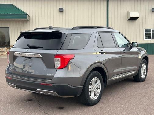 Carbonized Gray Metallic 2022 Ford Explorer XLT
