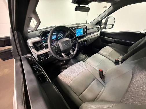 Oxford White 2024 Ford F-350 XLT