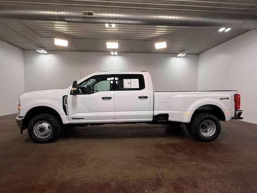Oxford White 2024 Ford F-350 XLT