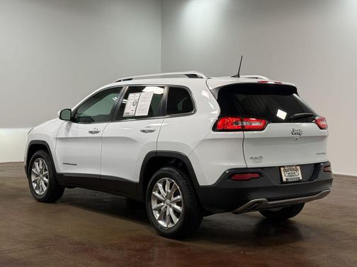 Bright White Clearcoat 2017 Jeep Cherokee Limited