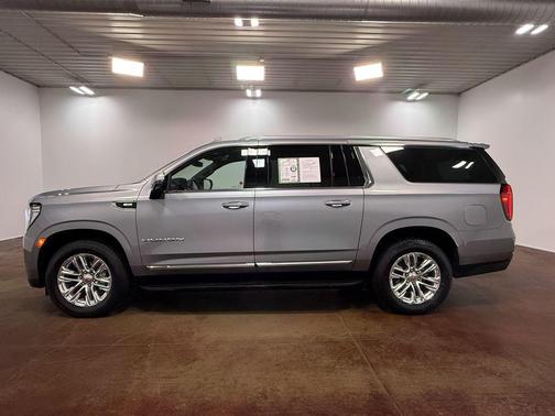 Sterling Metallic 2023 GMC Yukon XL SLT