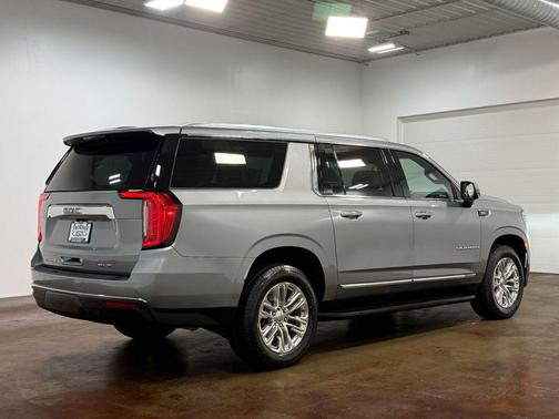 Sterling Metallic 2023 GMC Yukon XL SLT