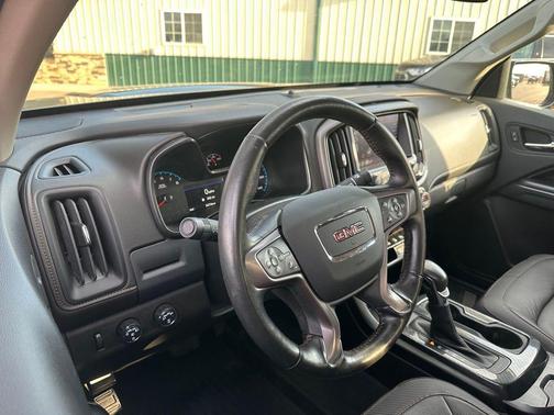 Onyx Black 2022 GMC Canyon AT4