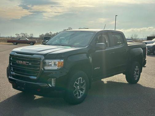 Onyx Black 2022 GMC Canyon AT4