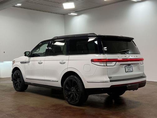 White Metallic 2024 Lincoln Navigator Black Label
