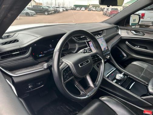 2022 Jeep Grand Cherokee L Overland