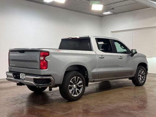 Sterling Gray Metallic 2023 Chevrolet Silverado 1500 LT