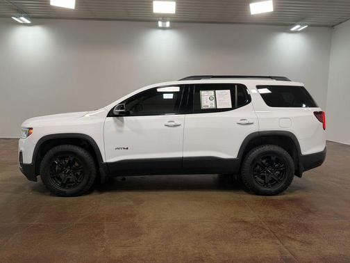 2023 GMC Acadia AWD AT4