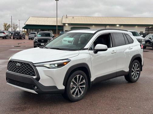 Wind Chill Pearl 2022 Toyota Corolla Cross XLE