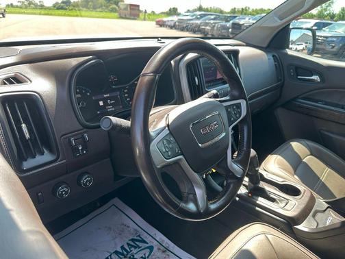 Summit White 2021 GMC Canyon Denali