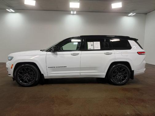 Bright White Clearcoat 2023 Jeep Grand Cherokee L Summit