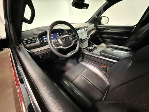 Velvet Red Pearlcoat 2024 Jeep Wagoneer Series III 4x4