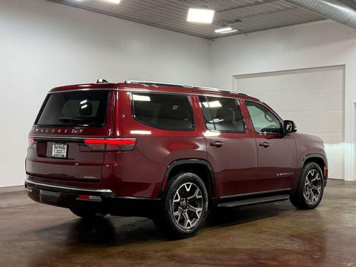 Velvet Red Pearlcoat 2024 Jeep Wagoneer Series III 4x4