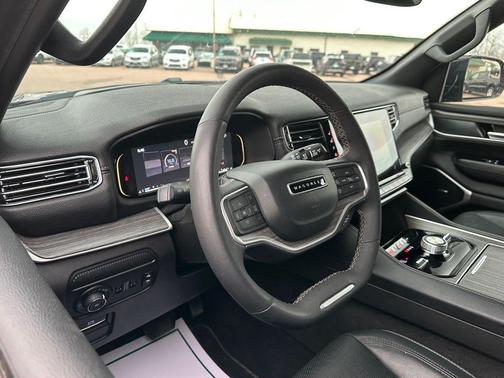 Velvet Red Pearlcoat 2024 Jeep Wagoneer Series III 4x4