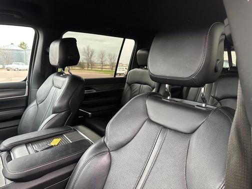 Velvet Red Pearlcoat 2024 Jeep Wagoneer Series III 4x4