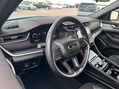 2022 Jeep Grand Cherokee Trailhawk