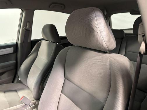 Maroon 2011 Honda CR-V SE