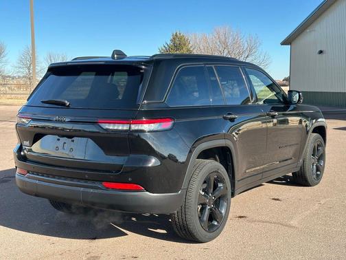 2024 Jeep Grand Cherokee Altitude