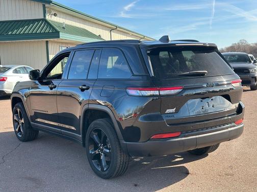 2024 Jeep Grand Cherokee Altitude