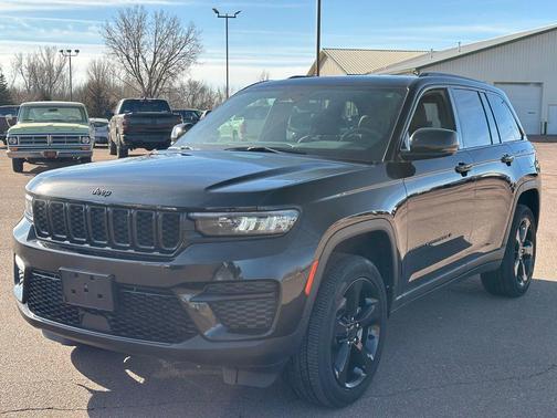 2024 Jeep Grand Cherokee Altitude