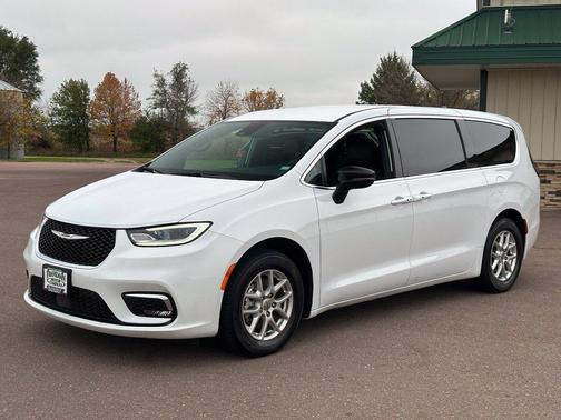 Bright White Clearcoat 2025 Chrysler Pacifica L