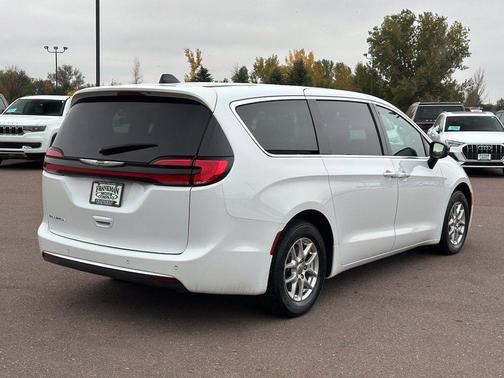 Bright White Clearcoat 2025 Chrysler Pacifica L