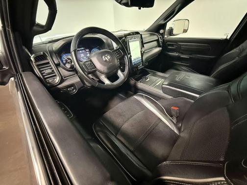 2021 RAM 2500 Limited Crew Cab 4x4 6'4' Box