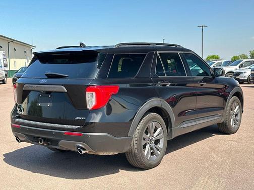 Agate Black Metallic 2021 Ford Explorer XLT