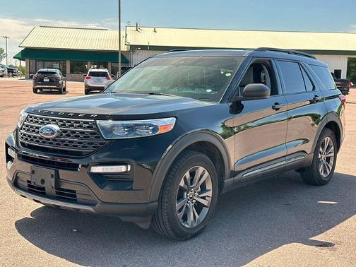Agate Black Metallic 2021 Ford Explorer XLT