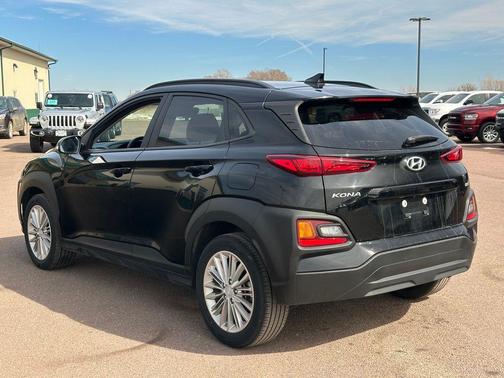 2021 Hyundai KONA SEL Plus