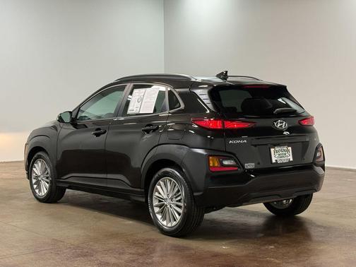 Ultra Black 2021 Hyundai KONA SEL Plus
