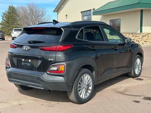 2021 Hyundai KONA SEL Plus