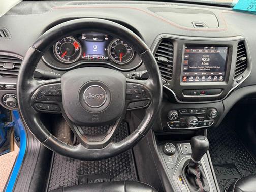 Hydro Blue Pearlcoat 2019 Jeep Cherokee Trailhawk