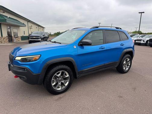 Hydro Blue Pearlcoat 2019 Jeep Cherokee Trailhawk